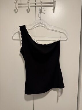 Commense Black One-Shoulder Tank with White Trim
